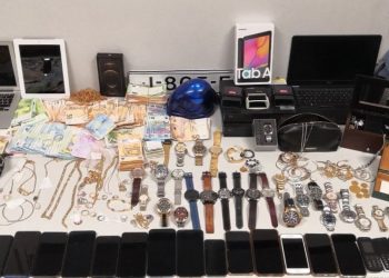 Και εμπλοκή Αστυνομικού στην δράση σπείρας