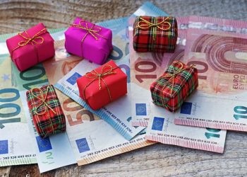 Υποχρεωτική από τον Νόμο η καταβολή δώρου Χριστουγέννων στον Ιδιωτικό τομέα