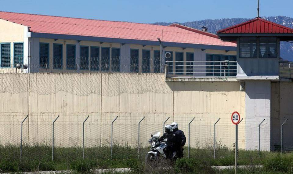 Πρωτοχρονιά εκτός… φυλακής Τρικάλων