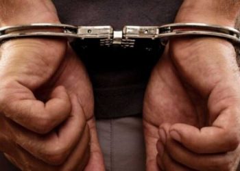 Χειροπέδες για καταζητούμενο στα Τρίκαλα με 5 δικαστικές αποφάσεις