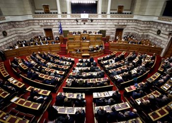Στους ρυθμούς της πρότασης δυσπιστίας κατά της Κυβέρνησης η Βουλή