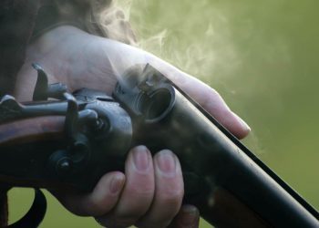 Αποφεύχθηκαν τα χειρότερα από άσκοπο πυροβολισμό
