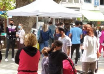 Ντροπιαστικές εικόνες στα Τρίκαλα για ένα Rapid Test
