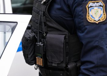 Χειροπέδες σε υπόθεση ναρκωτικών