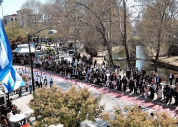 Επιστρέφουν οι …παρελάσεις