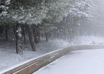 Μάρτης γδάρτης φέρνει με τον «Φίλιππο» χιονιά και στα πεδινά της Θεσσαλίας