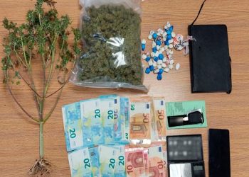 Χειροπέδες σε έμπορο ναρκωτικών
