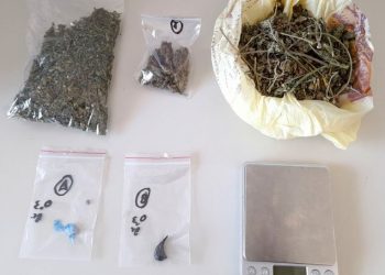 Έφοδος Αστυνομικών σε οικία στα Τρίκαλα και χειροπέδες σε γυναίκα