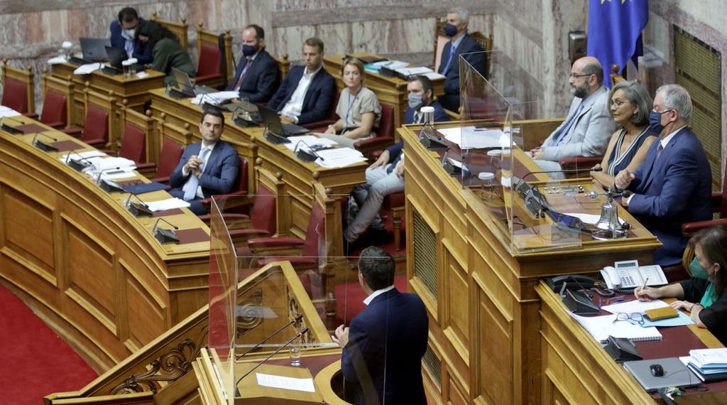 Νέα αντιπαράθεση Σκρέκα – Τσίπρα με φόντο την ρήτρα αναπροσαρμογής