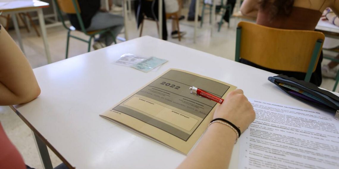 Με μέσο όρο αποχής 22,8%