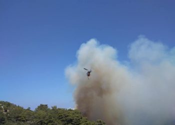 Έρευνες για τους επιβαίνοντες ελικοπτέρου που κατέπεσε στην Σάμο