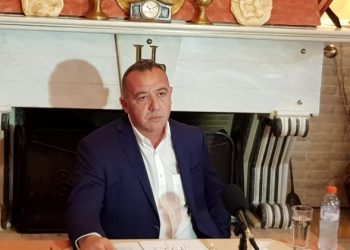 Μια κουρασμένη δημοτική αρχή, ανήμπορη να βάλει πινακίδες