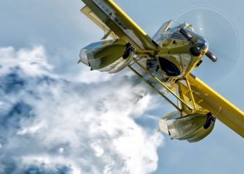 Σώοι οι πιλότοι μετά την αναγκαστική προσθαλάσσωση πυροσβεστικού αεροσκάφους