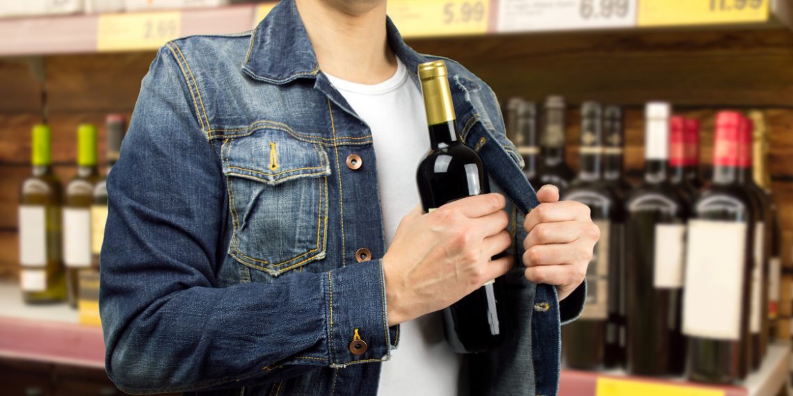 Έκλεβε ποτά από super markets των Τρικάλων