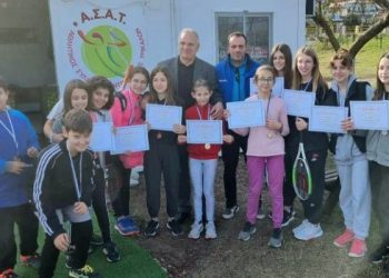 Για …τένις περιμένοντας το …ψηφοδέλτιο
