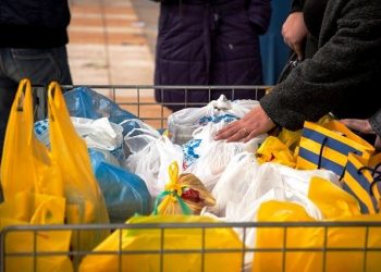 Διανομή τροφίμων στην Καλαμπάκα
