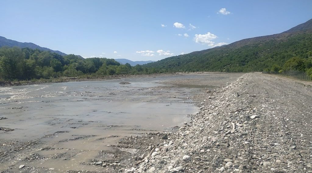 Σε ενίσχυση αναχωμάτων σε περιοχές των Τρικάλων προχωρά η Περιφέρεια Θεσσαλίας