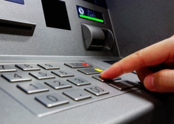 Με 51 εμπλεκόμενους η απάτη που άδειασε εταιρικό τραπεζικό λογαριασμό