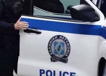 Έφοδος Αστυνομικών σε οικία
