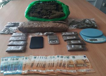 Έφοδος Αστυνομικών σε οικίες των Τρικάλων
