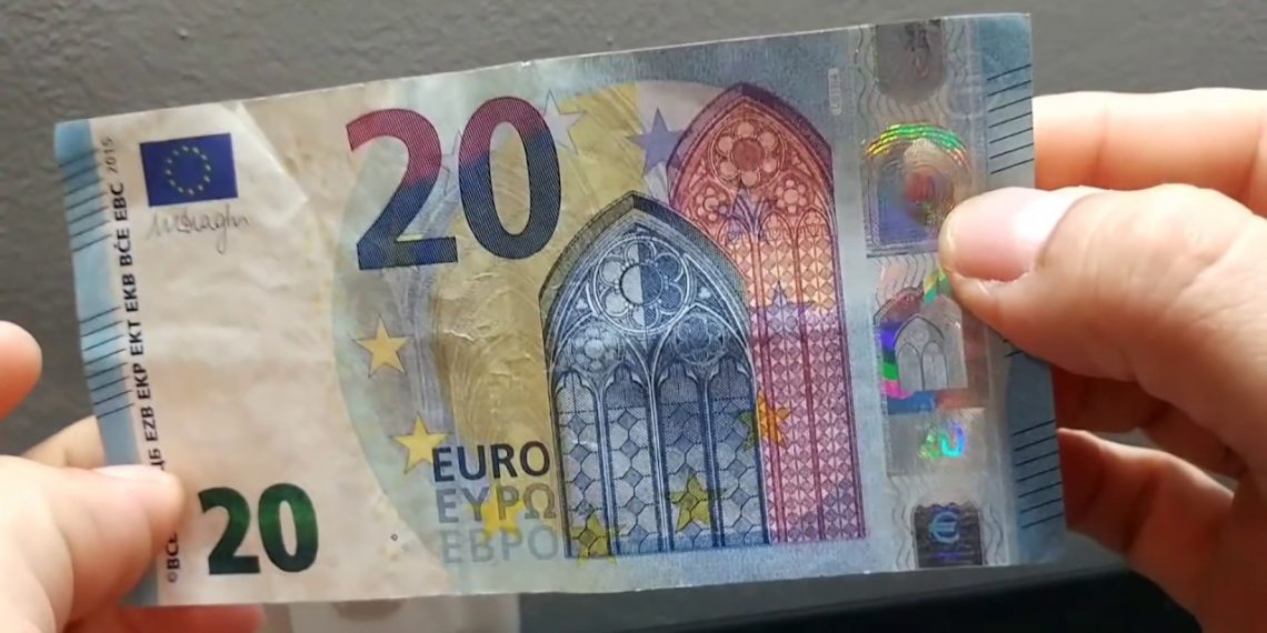 «Έριχναν» στην αγορά πλαστά χαρτονομίσματα