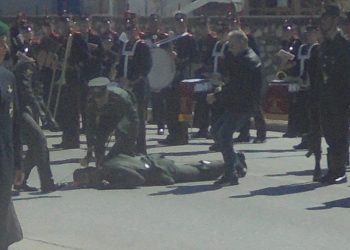 Κατάθεση στεφάνων στα Τρίκαλα με 3 …λιποθυμίες