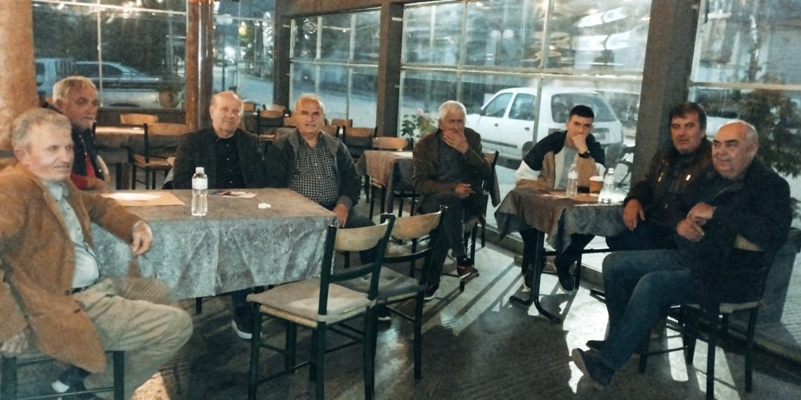 Η λύση είναι η πολιτική αλλαγή