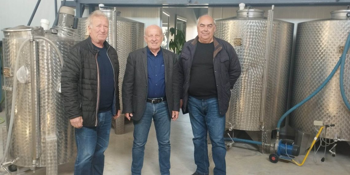 Στις Βιοτεχνίες της Φανερωμένης ο Χρήστος Σιμορέλης