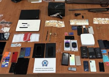Εξάρθρωση εγκληματικής οργάνωσης απατεώνων που δρούσαν και στην Θεσσαλία