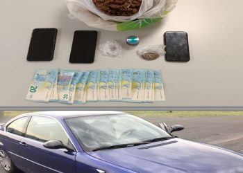Χειροπέδες σε Αλλοδαπούς και Έλληνα