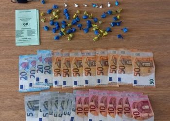 Χειροπέδες σε διακινητές και χρήστες ηρωίνης και κοκαΐνης
