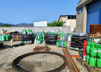 Σύλληψη και πρόστιμα για διακίνηση παράνομου φρέοντος σε Πελοπόννησο και Θεσσαλία