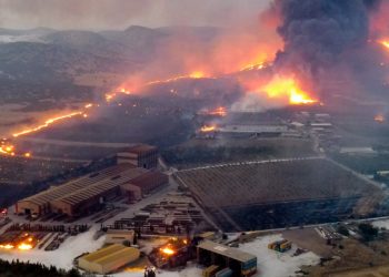 Ανυπολόγιστες καταστροφές στην Μαγνησία και επιχειρήσεις εκκένωσης περιοχών