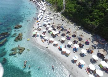 Έλεγχοι και συλλήψεις για την κατάληψη παραλιών στην Αγιά