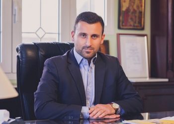 Στην τελική ευθεία ο Λευτέρης Αβραμόπουλος