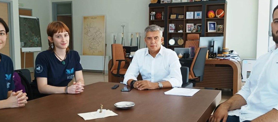 Αναζητώντας οικονομική στήριξη
