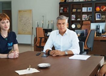 Αναζητώντας οικονομική στήριξη