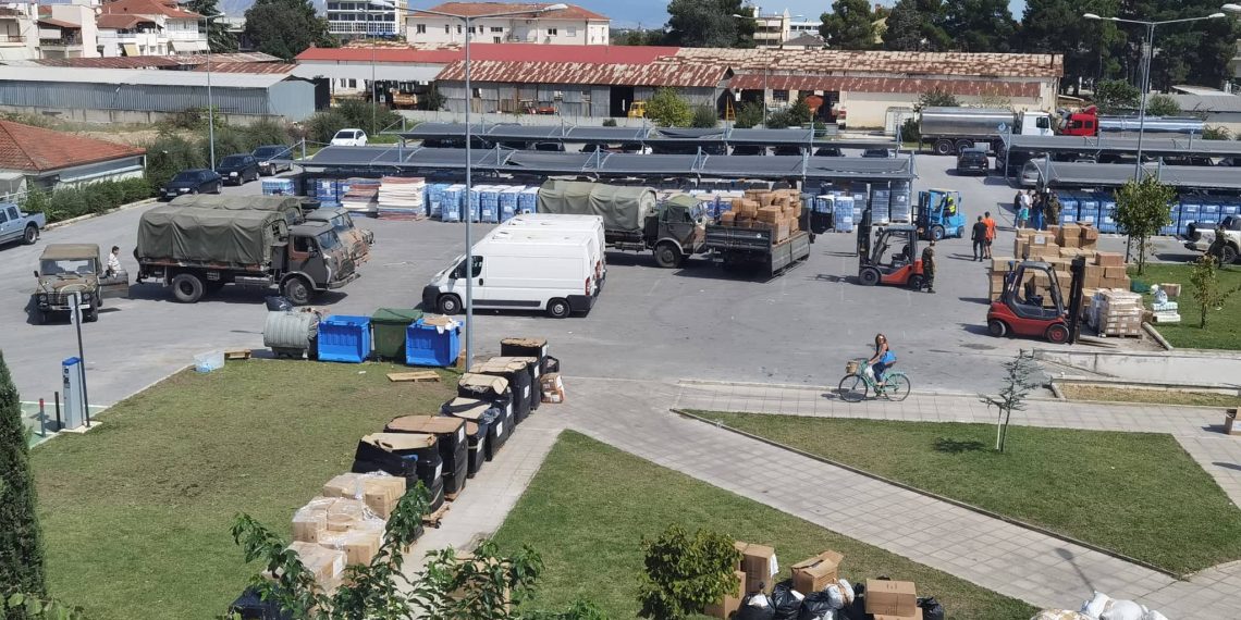 Συνεχίζεται η συγκέντρωση ανθρωπιστικής βοήθειας για τους πληγέντες της Θεσσαλίας