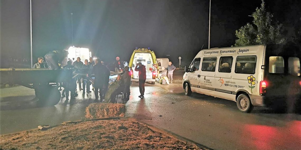 Συνεχίζεται η επιχείρηση απεγκλωβισμού πολιτών στα Μεγάλα Καλύβια