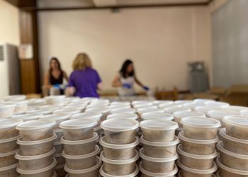 Έως και 2.800 μερίδες φαγητού ημερησίως διανέμει ο Δήμος Τρικκαίων