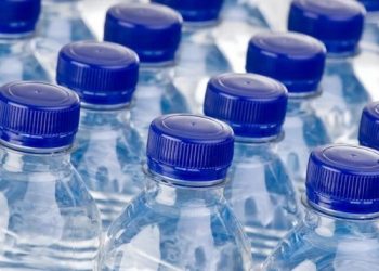 Έλεγχοι στην αγορά Τρικάλων για την τιμή του εμφιαλωμένου νερού