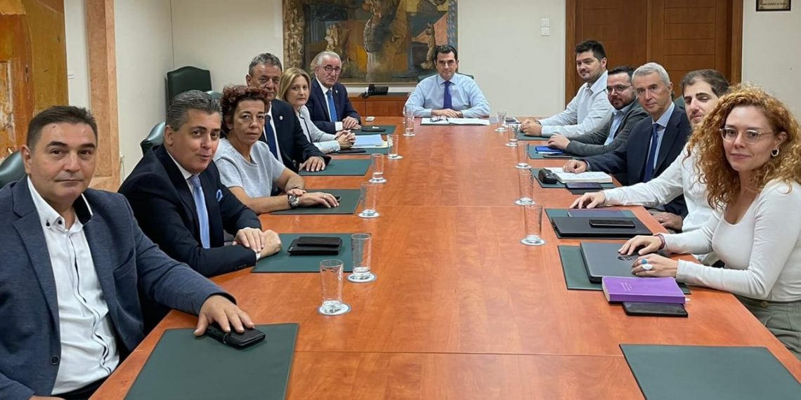 Παρέμβαση Σκρέκα για να κρατηθούν σταθερές οι τιμές στο ψωμί