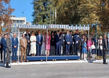 Με σημαία της Παλαιστίνης, οχήματα και τους 4 Βουλευτές του Νομού στην εξέδρα η παρέλαση στα Τρίκαλα
