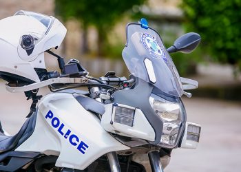 Σύλληψη ανήλικου στα Τρίκαλα και αναζήτηση των γονέων του