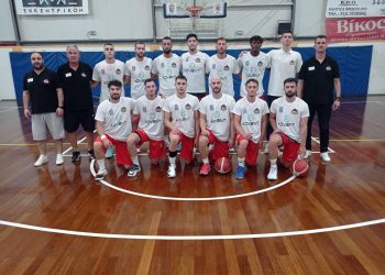 Εύκολη πρόκριση