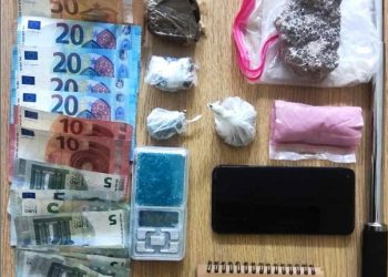 Συλλήψεις μετά από έρευνες σε οικίες