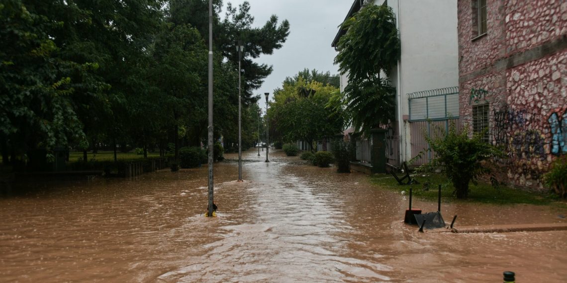 Διαμάχη ιδιοκτητών και ενοικιαστών για τις αποζημιώσεις από τις πλημμύρες