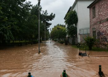 Διαμάχη ιδιοκτητών και ενοικιαστών για τις αποζημιώσεις από τις πλημμύρες