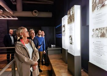 Σε «Μουσείο Τσιτσάνη» και «Μεζεδοκαμώματα» η Νατάσα Παζαΐτη