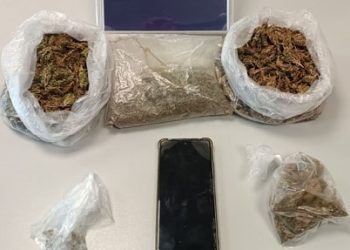 Χειροπέδες για την κατοχή χασίς